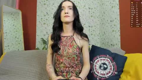 lovely_lo online show from 06/04/26, 01:28