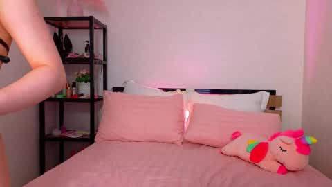 Snapshot of lovely_poppy chatting on 11/02/25, 01:52 Lolly online show from 11/02/25, 01:52