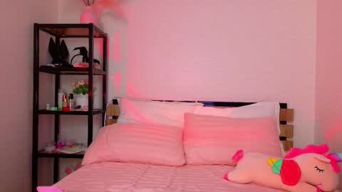 Snapshot of lovely_poppy chatting on 11/21/25, 01:37 Lolly online show from 11/21/25, 01:37