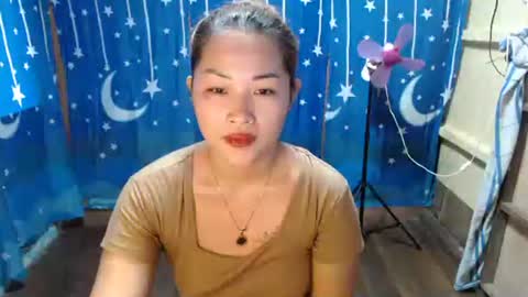 Snapshot of lovely_singlemom chatting on 12/17/25, 11:11 ask me dear online show from 12/17/25, 11:11