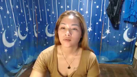 Snapshot of lovely_singlemom chatting on 01/08/26, 08:33 ask me dear online show from 01/08/26, 08:33