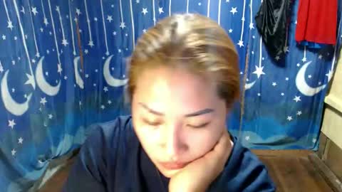 Snapshot of lovely_singlemom chatting on 01/14/26, 12:11 ask me dear online show from 01/14/26, 12:11