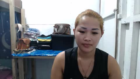 Snapshot of lovely_singlemom chatting on 05/18/26, 11:32 ask me dear online show from 05/18/26, 11:32