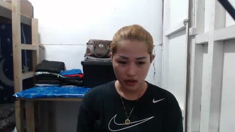 Snapshot of lovely_singlemom chatting on 05/25/26, 12:38 ask me dear online show from 05/25/26, 12:38