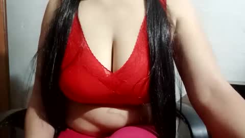 Snapshot of lovely_sweet_girl chatting on 03/19/26, 04:38 katrina follow me guys online show from 03/19/26, 04:38