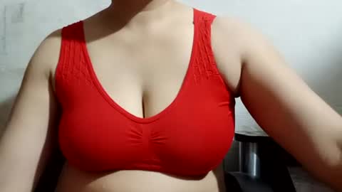Snapshot of lovely_sweet_girl chatting on 06/16/26, 04:37 katrina follow me guys online show from 06/16/26, 04:37