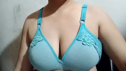Snapshot of lovely_sweet_girl chatting on 06/22/26, 03:58 katrina follow me guys online show from 06/22/26, 03:58