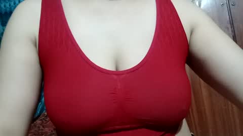 Snapshot of lovely_sweet_girl chatting on 07/04/26, 10:43 katrina follow me guys online show from 07/04/26, 10:43