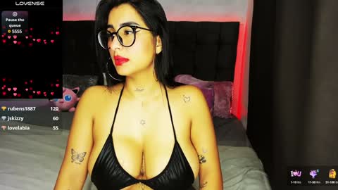 Snapshot of lovely_violet13 chatting on 01/13/25, 08:04 lovely violet13 online show from 01/13/25, 08:04