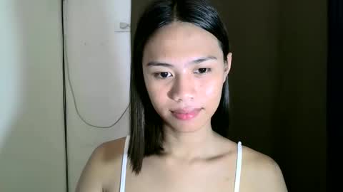 Snapshot of lovely_yvoneslutty chatting on 09/16/25, 02:45 lovely_yvoneslutty online show from 09/16/25, 02:45