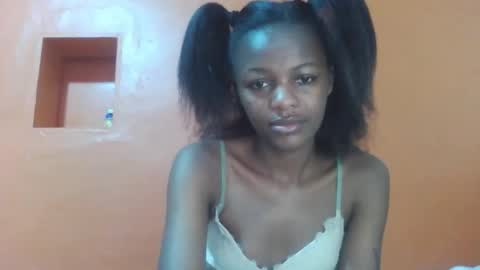 Lovely yvonne online show from 10/22/25, 10:59