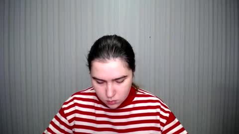 Snapshot of lovelyangel_xx chatting on 12/02/24, 08:09 lovelyangel_xx online show from 12/02/24, 08:09