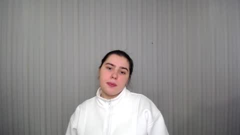 Snapshot of lovelyangel_xx chatting on 12/14/24, 11:39 lovelyangel_xx online show from 12/14/24, 11:39