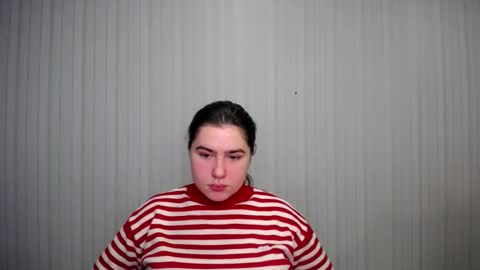 Snapshot of lovelyangel_xx chatting on 12/18/24, 08:31 lovelyangel_xx online show from 12/18/24, 08:31