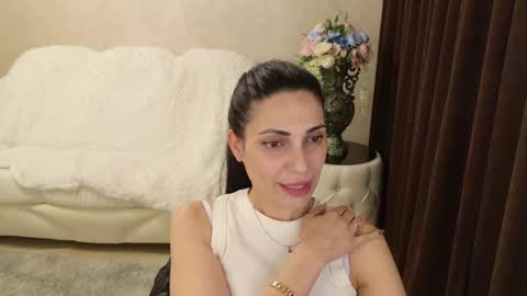 Snapshot of lovelybeatricee chatting on 06/05/26, 06:35 Beatrice online show from 06/05/26, 06:35