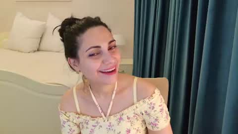 Beatrice online show from 07/28/26, 07:04