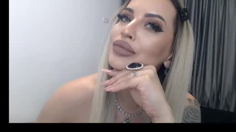 Snapshot of lovelyblondyxxx chatting on 02/16/25, 01:25 PrAllinXXXa online show from 02/16/25, 01:25