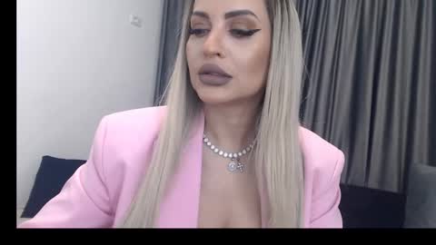 Snapshot of lovelyblondyxxx chatting on 02/16/25, 11:16 PrAllinXXXa online show from 02/16/25, 11:16