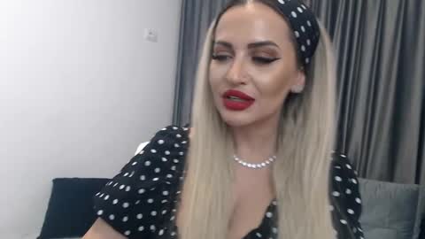 Snapshot of lovelyblondyxxx chatting on 03/08/25, 12:33 PrAllinXXXa online show from 03/08/25, 12:33