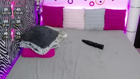 Snapshot of lovelybutterfly chatting on 02/08/25, 01:11    online show from 02/08/25, 01:11
