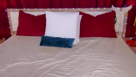 Snapshot of lovelycaroline_ chatting on 03/07/25, 04:24 Caroline online show from 03/07/25, 04:24