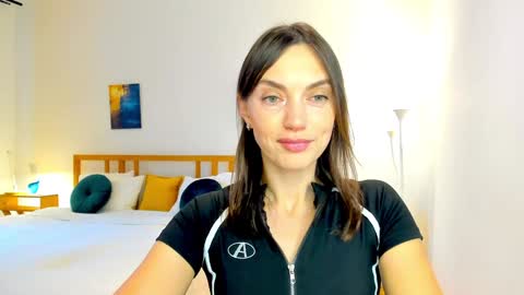 Mia online show from 12/02/24, 07:03