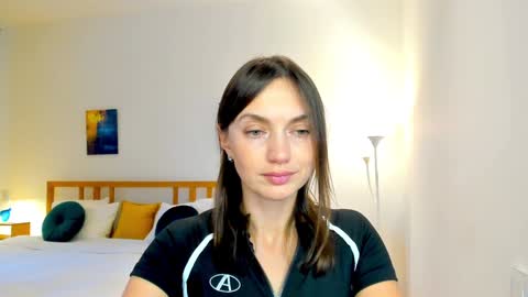 Mia online show from 12/02/24, 10:07