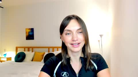 Mia online show from 12/02/24, 01:13