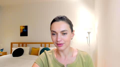 Mia online show from 12/10/24, 07:54