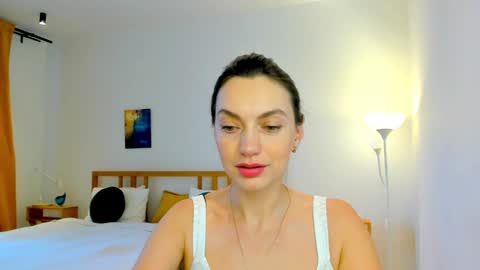 Mia online show from 12/12/24, 10:34