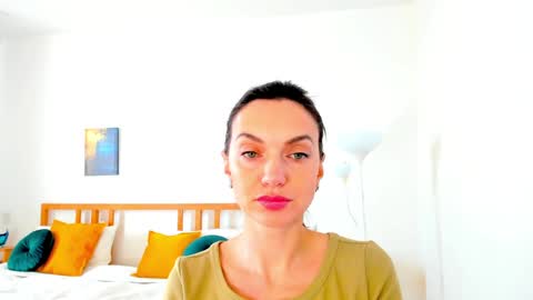 Mia online show from 12/14/24, 09:18