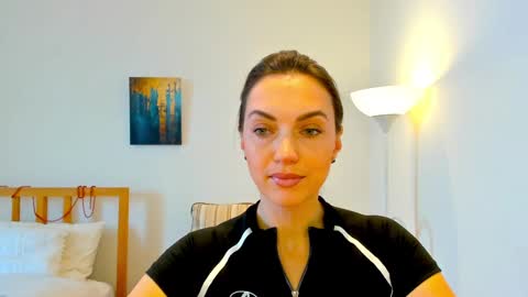Mia online show from 01/07/25, 10:11