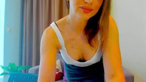 Mia online show from 09/10/25, 02:33