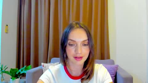 Mia online show from 09/20/25, 01:56