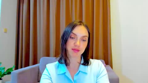 Mia online show from 10/22/25, 10:37