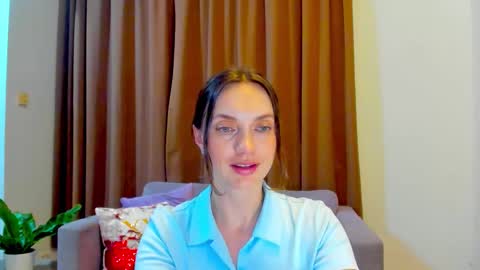 Mia online show from 10/28/25, 11:14