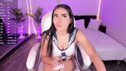 Snapshot of lovelyeyesx chatting on 11/12/25, 05:13 Lovely online show from 11/12/25, 05:13