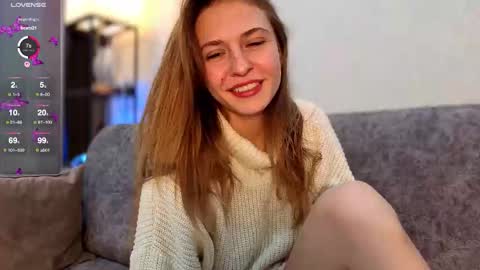 Snapshot of lovelykatea chatting on 10/07/25, 02:25 Kate only online show from 10/07/25, 02:25