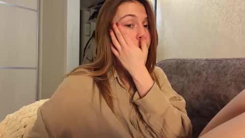 Snapshot of lovelykatea chatting on 12/01/25, 12:43 Kate only online show from 12/01/25, 12:43