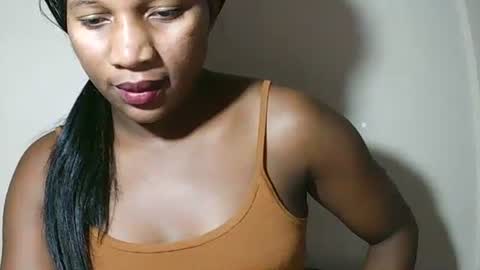lovelylarra online show from 05/01/26, 09:25