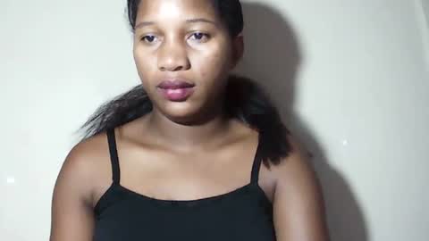 lovelylarra online show from 05/05/26, 10:07
