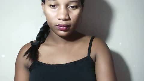 lovelylarra online show from 05/08/26, 06:52
