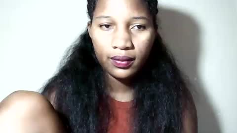 lovelylarra online show from 05/10/26, 09:25