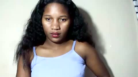 lovelylarra online show from 06/08/26, 06:14