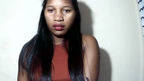 lovelylarra online show from 06/13/26, 06:39