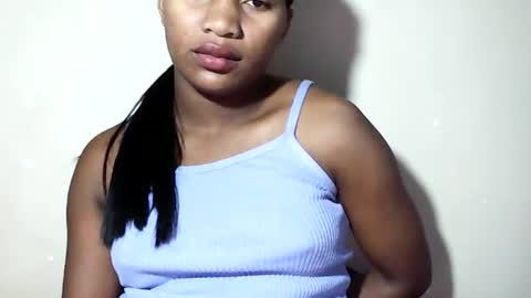 lovelylarra online show from 07/01/26, 06:37