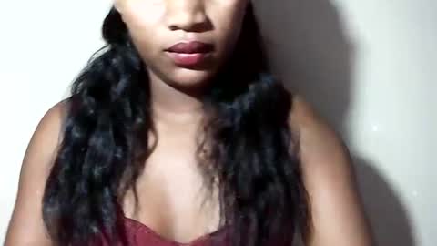 lovelylarra online show from 07/11/26, 08:44