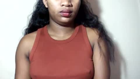 lovelylarra online show from 07/24/26, 10:02