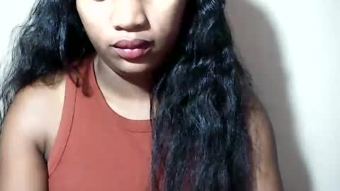 lovelylarra online show from 07/25/26, 10:13
