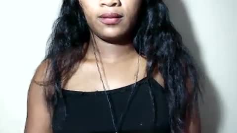 lovelylarra online show from 07/28/26, 11:17